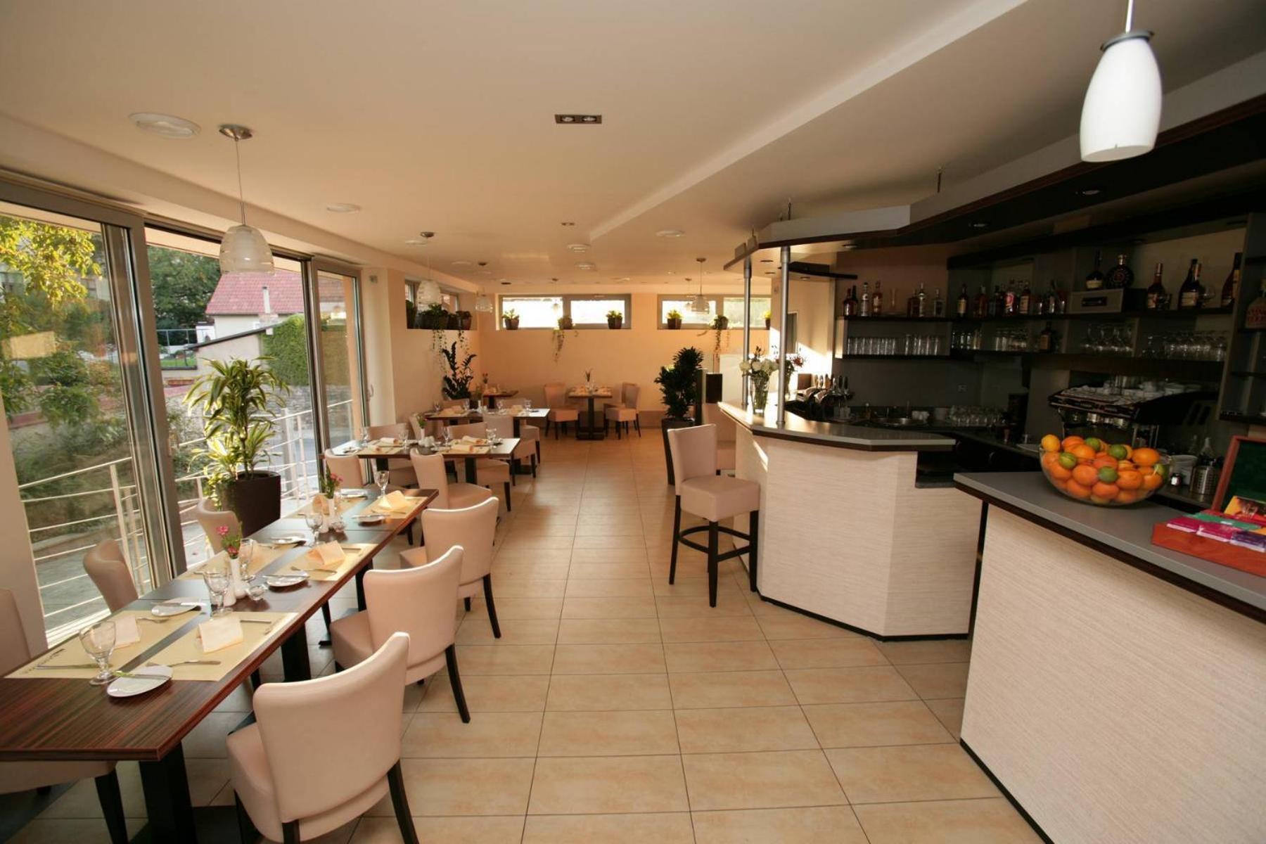 Penzion a Restaurant Barbora Kutna Hora Bagian luar foto